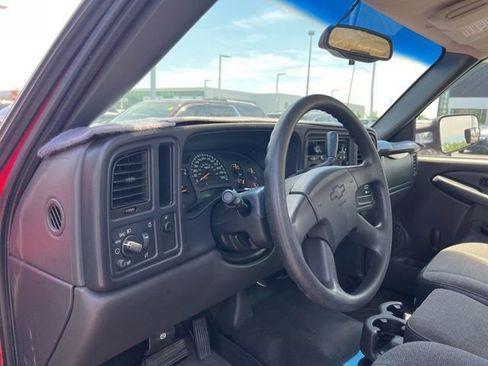 Used 2003 Chevrolet Silverado 1500 W/T RWD image 9