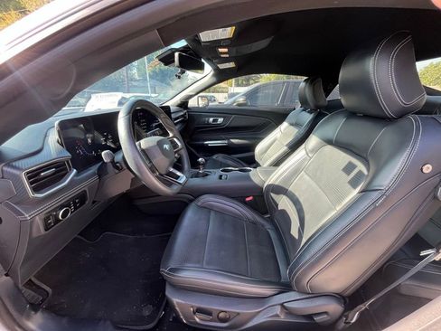 Used 2024 Ford Mustang GT Premium image 6