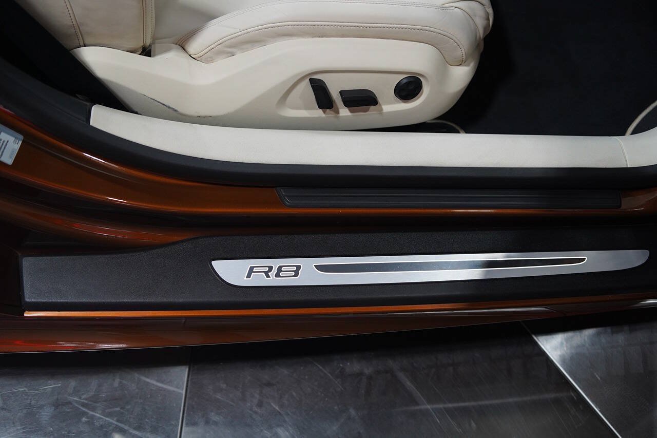 Used 2011 Audi R8 V10 AWD/4WD image 82