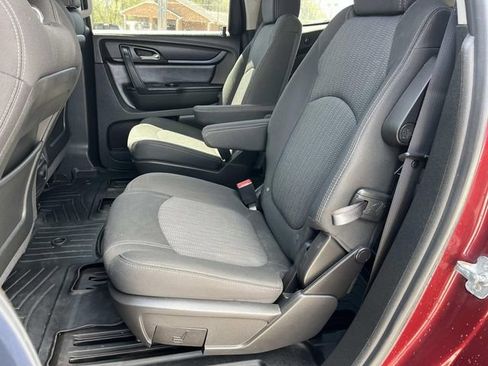 Used 2017 Chevrolet Traverse LT w/ Style and Technology Package FWD image 20