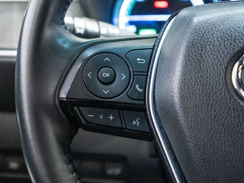 Certified 2024 Toyota Venza XLE AWD/4WD image 18