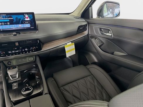 New 2026 Nissan Rogue Platinum image 25