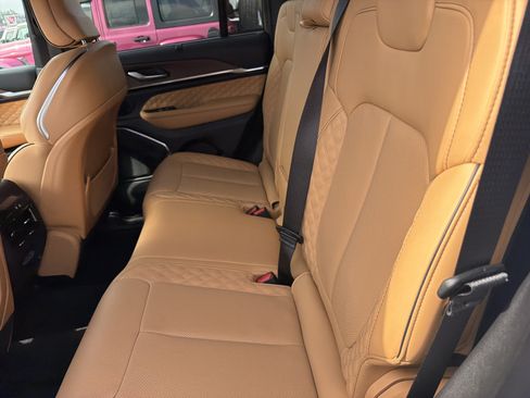 Used 2025 Jeep Grand Cherokee Summit w/ Adv Protech Group IV AWD/4WD image 13
