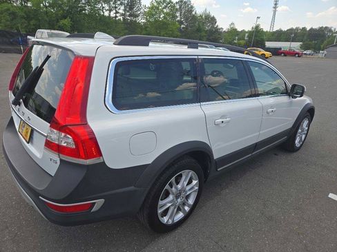 Used 2016 Volvo XC70 T5 Platinum w/ Protection Package FWD image 5