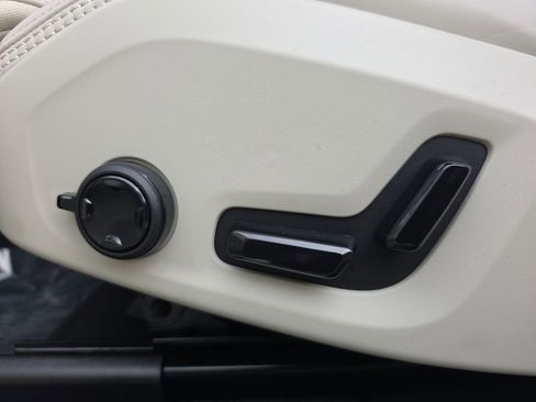 New 2026 Volvo XC60 B5 Ultra w/ Protection Package Premier image 39