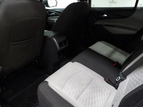 Used 2019 Chevrolet Equinox LS w/ LS Convenience Package FWD image 9