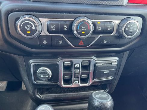 Used 2020 Jeep Wrangler Unlimited Sport AWD/4WD image 19
