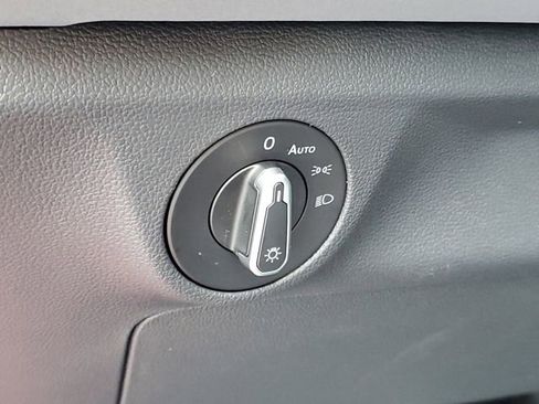 New 2025 Volkswagen Jetta SE image 13