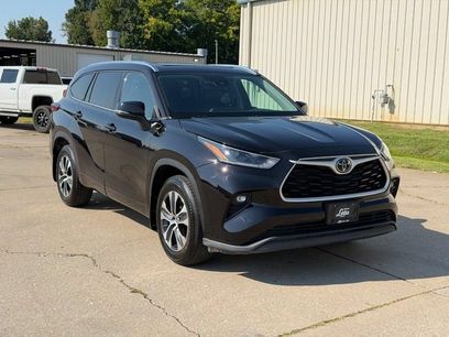 Used 2021 Toyota Highlander XLE
