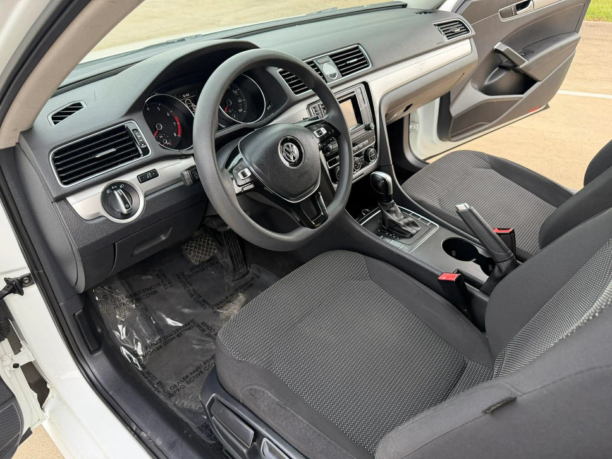 Used 2017 Volkswagen Passat 1.8T S FWD image 17