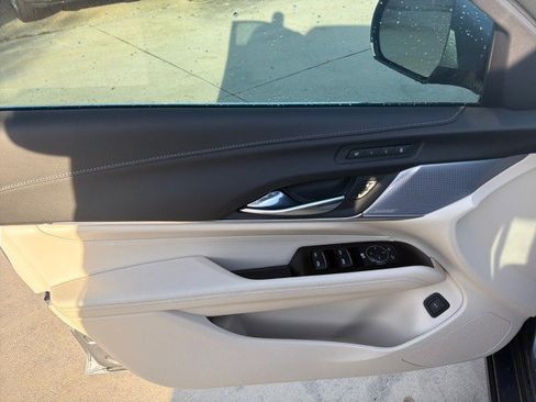 Used 2022 Cadillac CT4 Premium Luxury RWD image 4