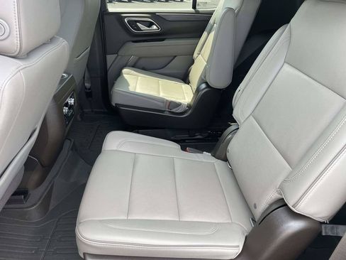 Used 2022 GMC Yukon SLT w/ SLT Premium Package RWD image 12