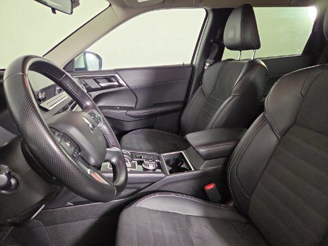 Used 2024 Mitsubishi Outlander SE AWD/4WD image 14