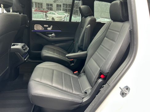 Certified 2025 Mercedes-Benz GLS 450 4MATIC image 42