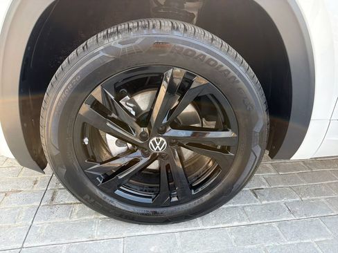 Certified 2026 Volkswagen Atlas Cross Sport SEL R-Line AWD/4WD image 29