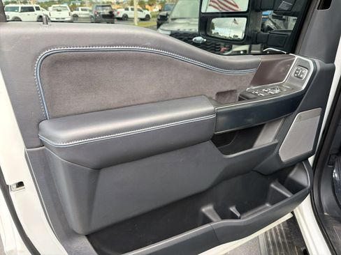 Used 2025 Ford F150 Platinum image 17