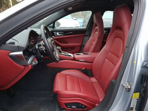 Used 2023 Porsche Panamera 4 w/ Premium Package image 11