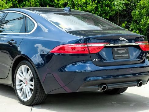 Used 2016 Jaguar XF Prestige RWD image 13