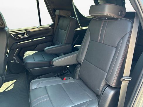 Used 2022 Chevrolet Tahoe RST w/ Luxury Package AWD/4WD image 12