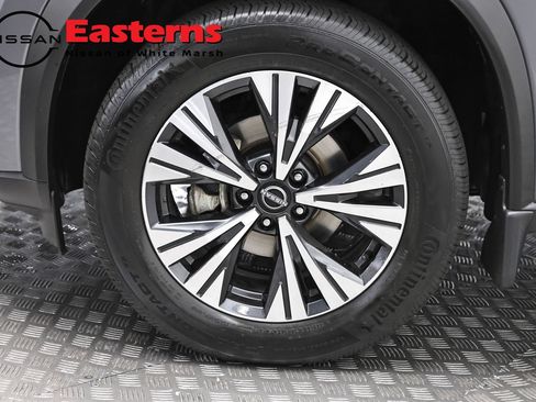 Used 2023 Nissan Rogue SV AWD/4WD image 32