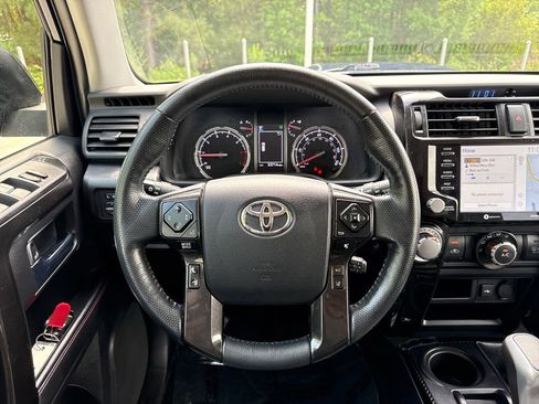 Used 2024 Toyota 4Runner TRD Off-Road Premium AWD/4WD image 20