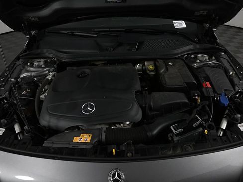 Certified 2019 Mercedes-Benz GLA 250 4MATIC image 33