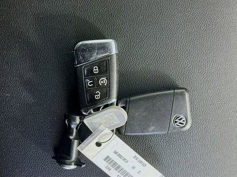 Used 2022 Volkswagen Atlas Cross Sport SE image 34