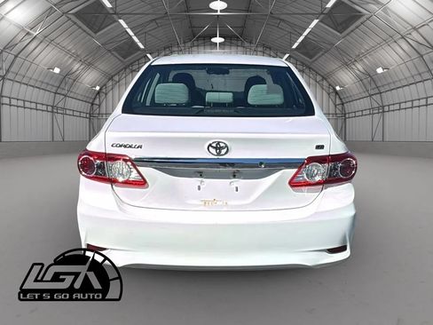 Used 2013 Toyota Corolla FWD image 6