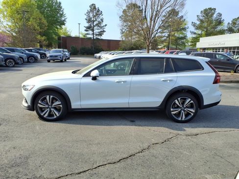 New 2026 Volvo V60 B5 Cross Country Plus w/ Protection Package Premier AWD/4WD image 8