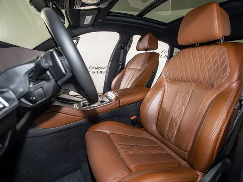 Used 2025 BMW X6 xDrive40i w/ Climate Comfort Package image 17