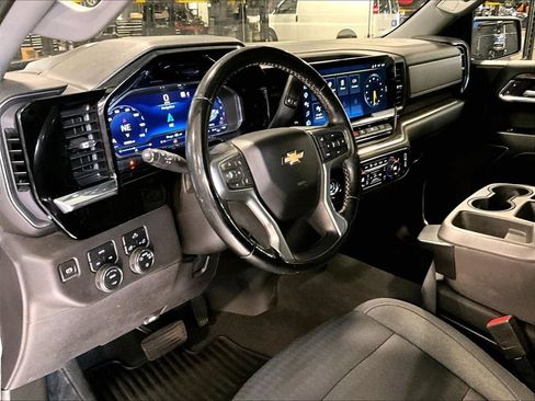 Used 2023 Chevrolet Silverado 1500 LT AWD/4WD image 8