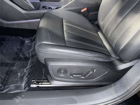 Used 2023 Audi Q4 e-tron Prestige w/ 20" Wheel Package image 3