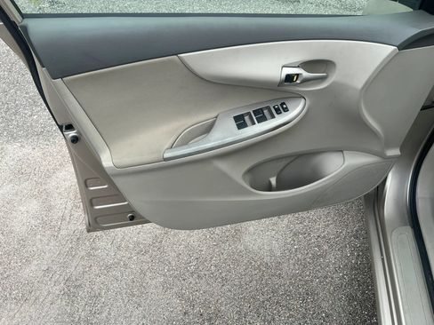 Used 2010 Toyota Corolla LE FWD image 5