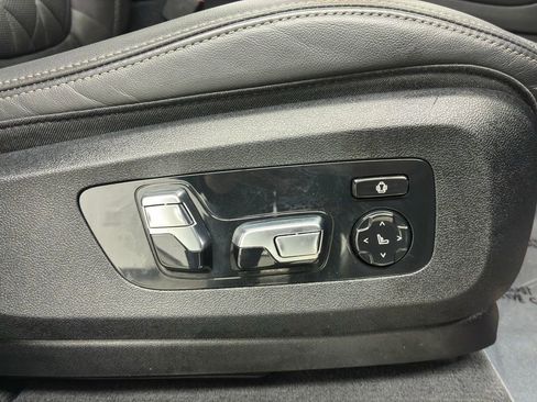 Used 2023 BMW X7 xDrive40i w/ Premium Package image 53