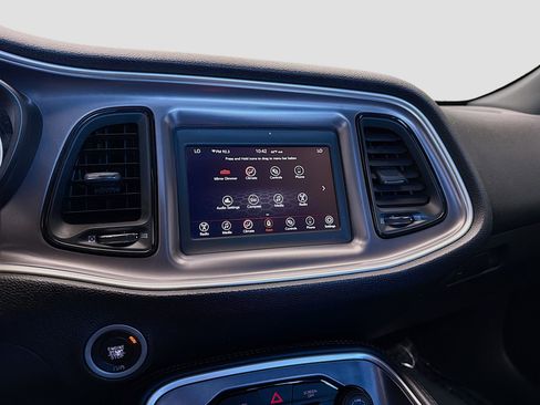 Used 2021 Dodge Challenger SXT image 10