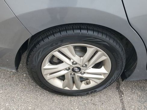 Used 2020 Hyundai Elantra SEL w/ Cargo Package (C1) FWD image 5