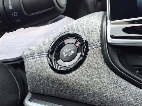 Used 2024 Jeep Compass Latitude image 15