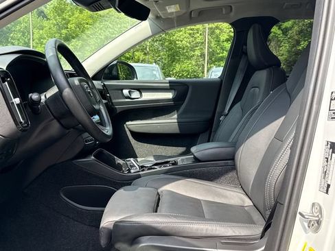Used 2026 Volvo XC40 B5 Plus AWD/4WD image 20