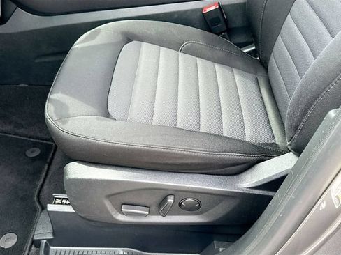 Used 2024 Ford Edge SE w/ Black Appearance Package AWD/4WD image 18