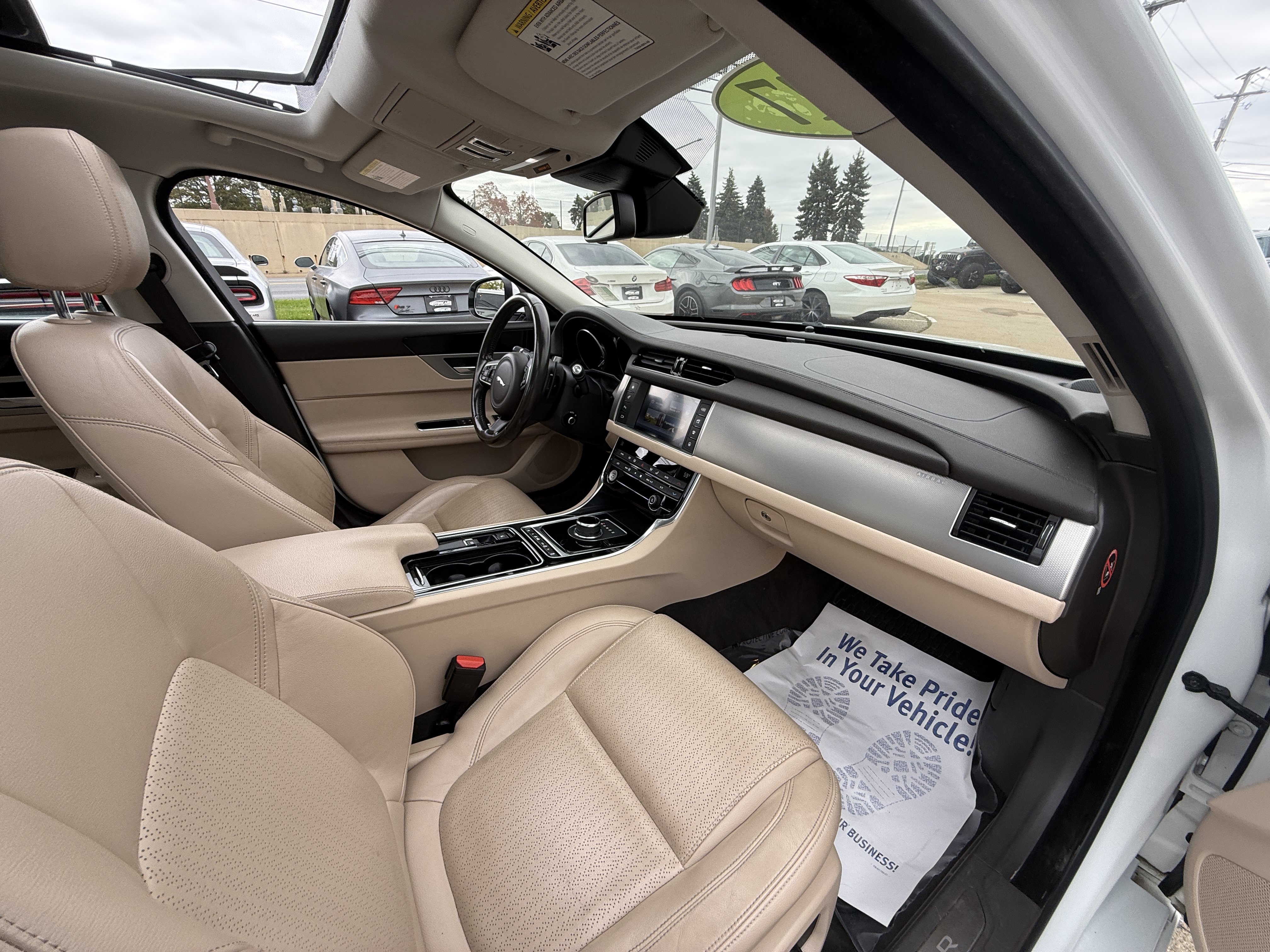 Used 2017 Jaguar XF Prestige AWD/4WD image 23