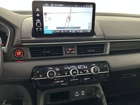 Used 2024 Honda Pilot Touring image 21