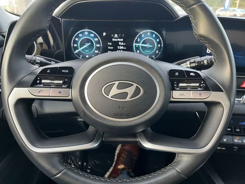 Used 2025 Hyundai Elantra Limited image 30