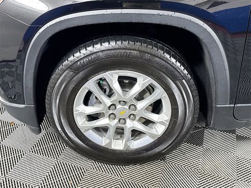 Used 2020 Chevrolet Traverse LT image 30