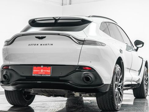 Used 2021 Aston Martin DBX AWD/4WD image 9