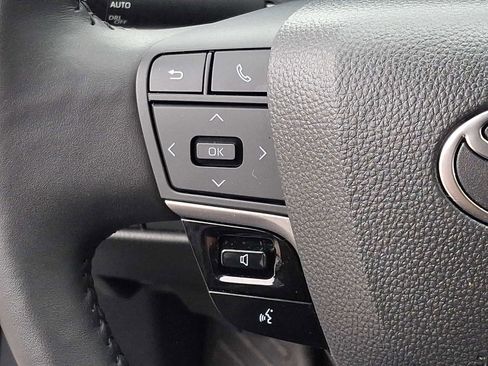 Used 2025 Toyota Camry LE w/ Convenience Package image 22