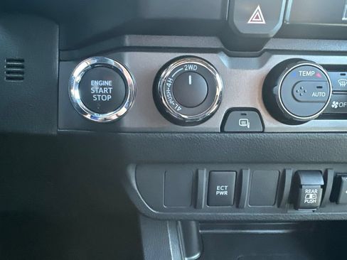 Used 2023 Toyota Tacoma TRD Sport AWD/4WD image 6