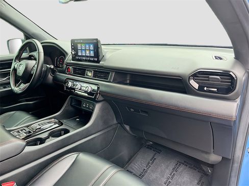 Used 2025 Honda Pilot TrailSport image 30