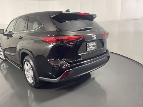 Used 2020 Toyota Highlander L image 9