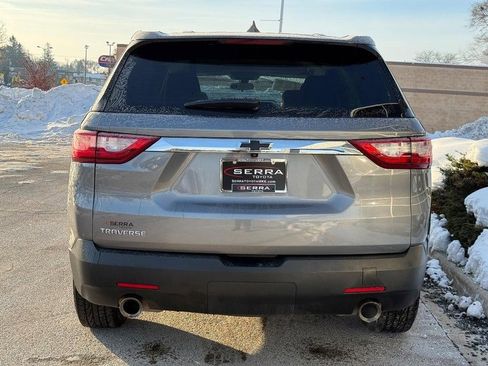 Used 2021 Chevrolet Traverse LS image 4