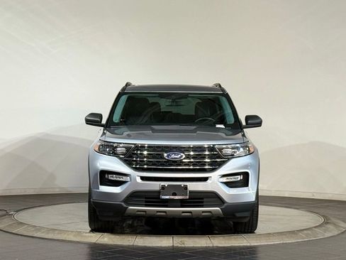 Used 2022 Ford Explorer XLT w/ Equipment Group 202A image 3
